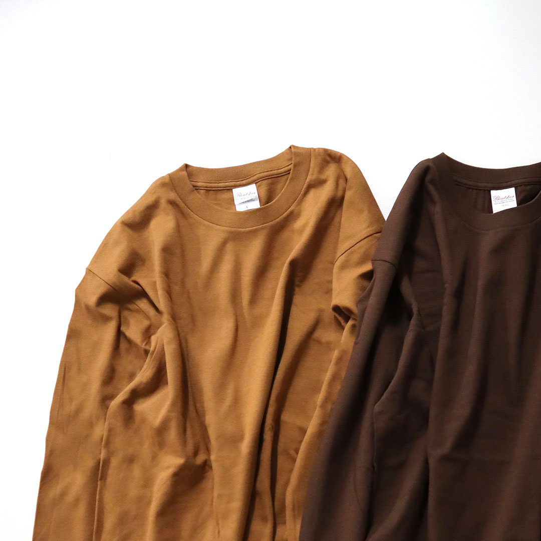ラフなTシャツも色味で個性